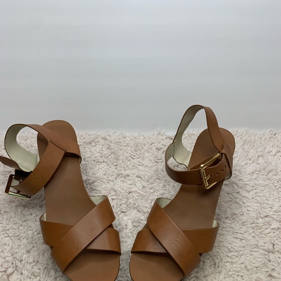 Michael kors wedge sandal! - Picture 4 of 6